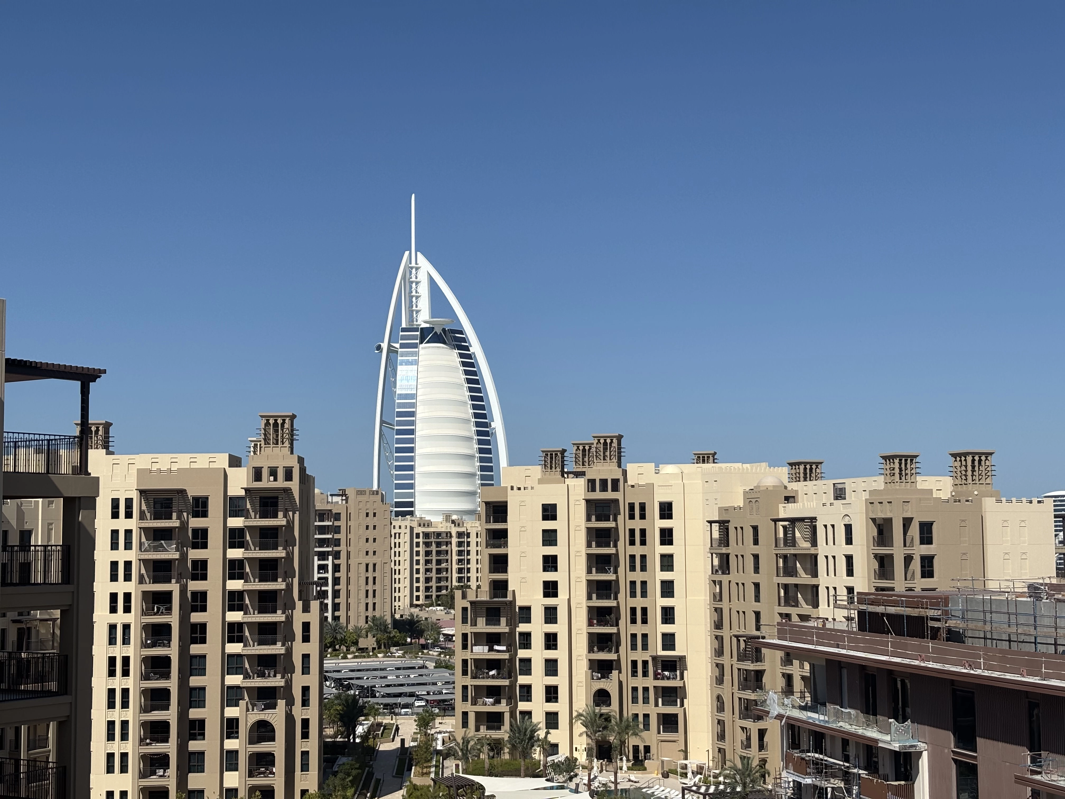 3 СПАЛЬНИ В АРЕНДУ В АЛЬ ДЖАЗИ ДОМ 4