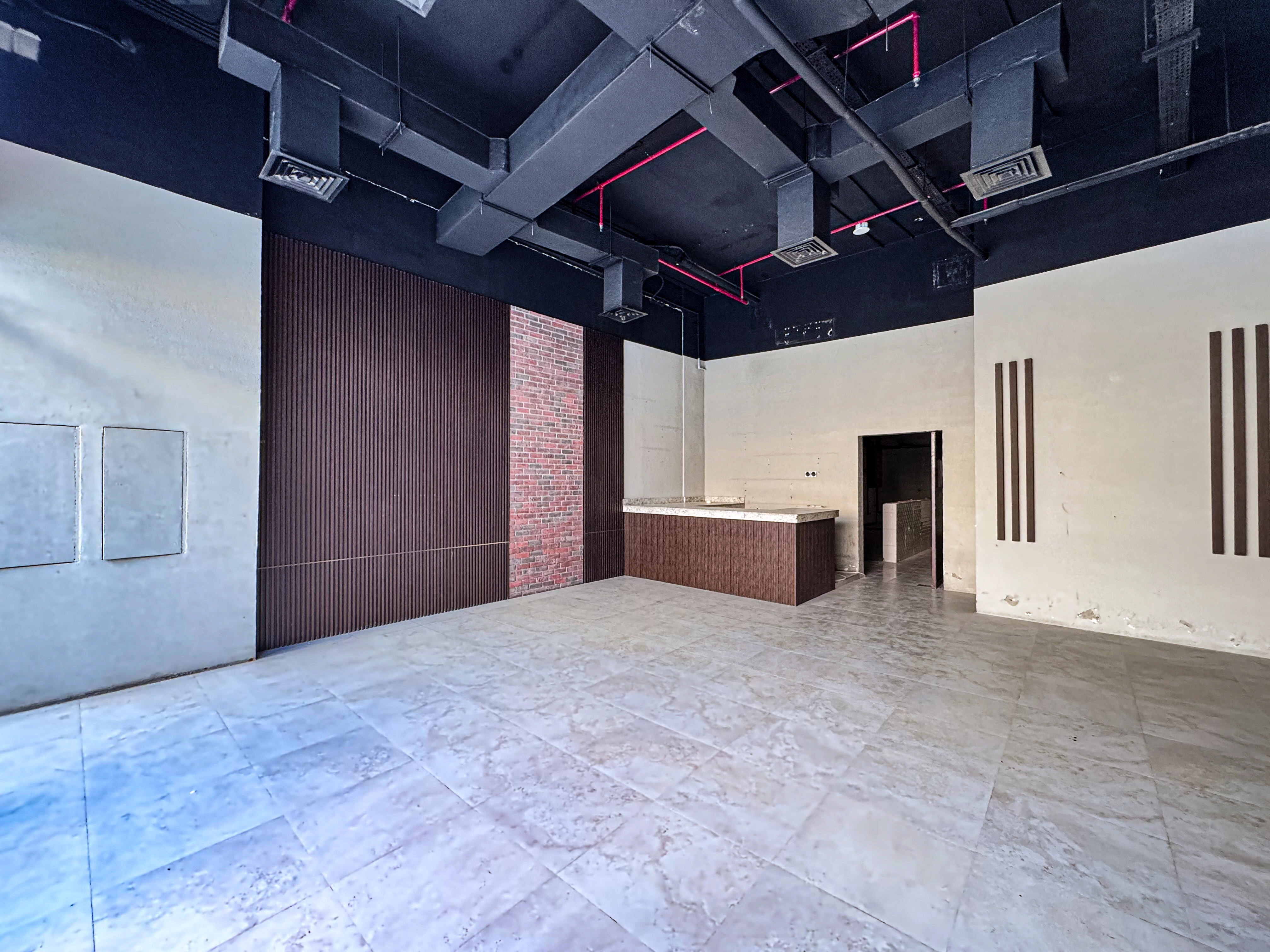 RETAIL SHOP FOR RENT IN VINCITORE BOULEVARD, ARJAN