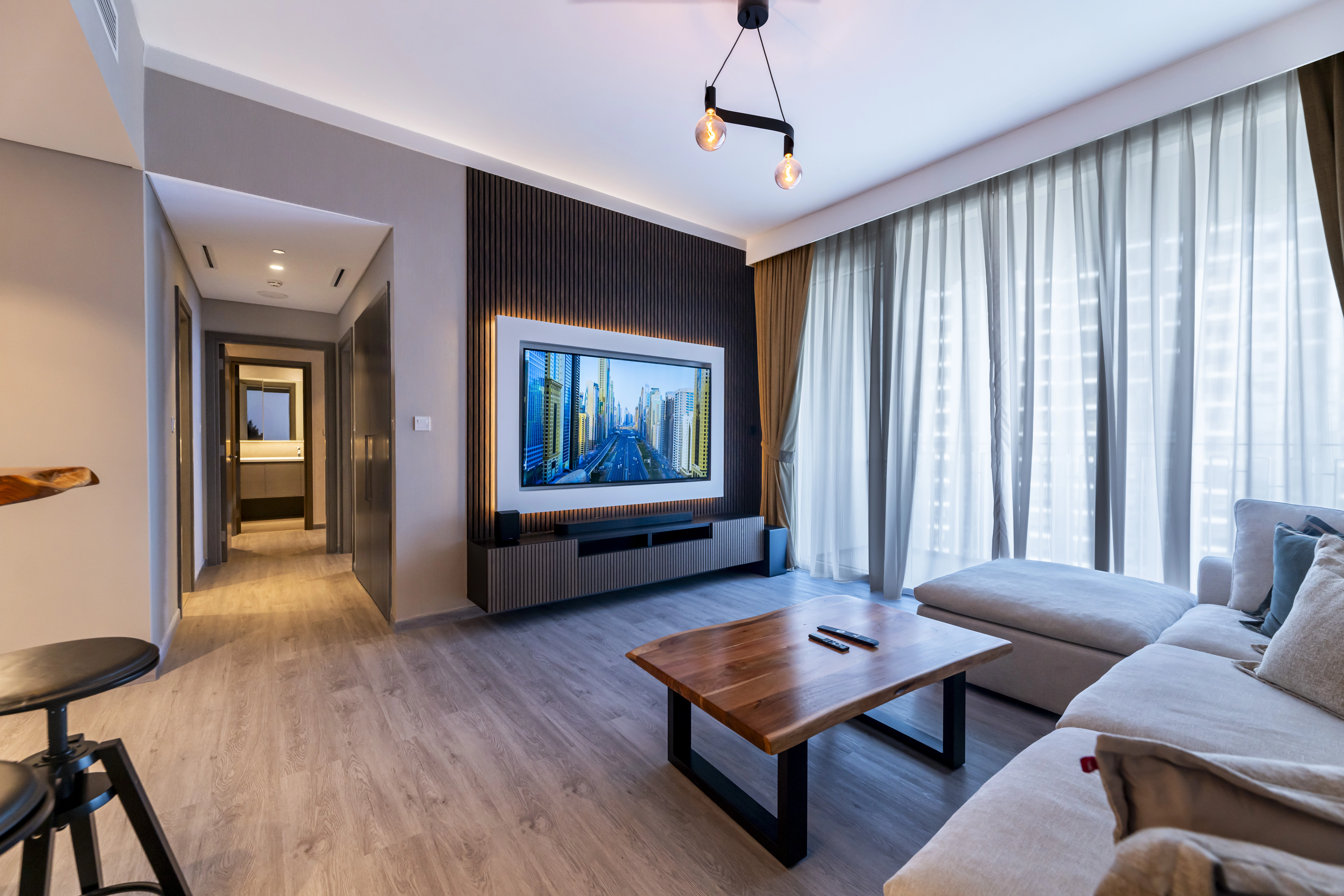2 BEDROOMS FOR RENT IN CREEK GATE TOWER 1