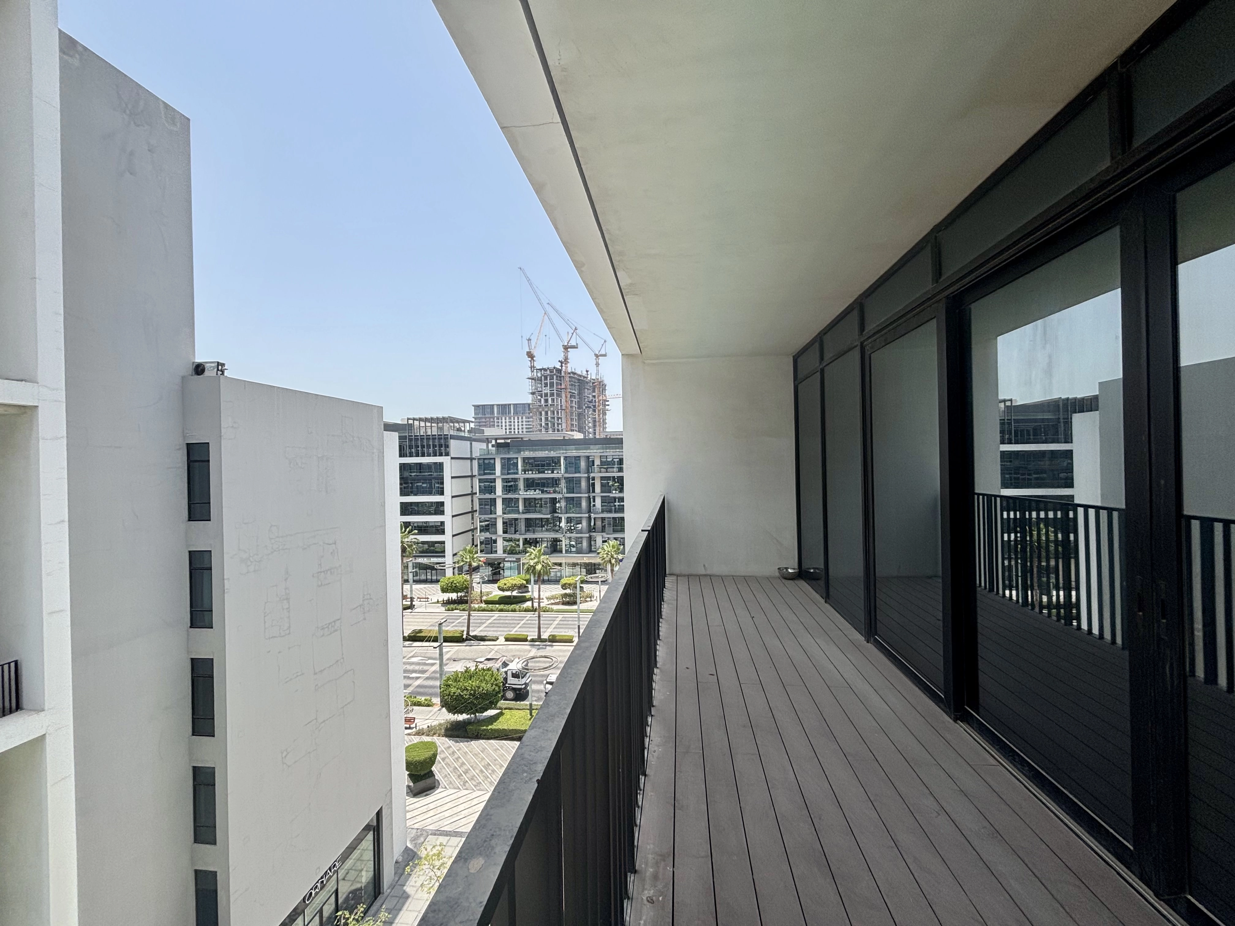 1 BEDROOOM FOR RENT IN CITY WALK BUILDING 4A