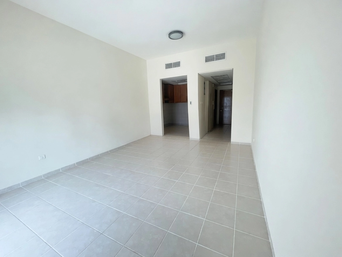 STUDIO FOR RENT IN MOG 196, DISCOVERY GARDENS