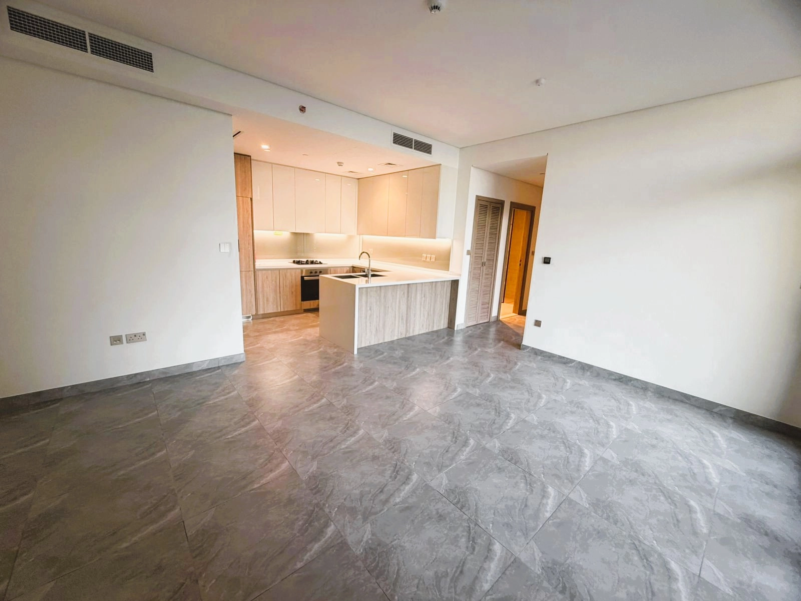 2 BEDROOMS FOR RENT IN PENINSULA ONE