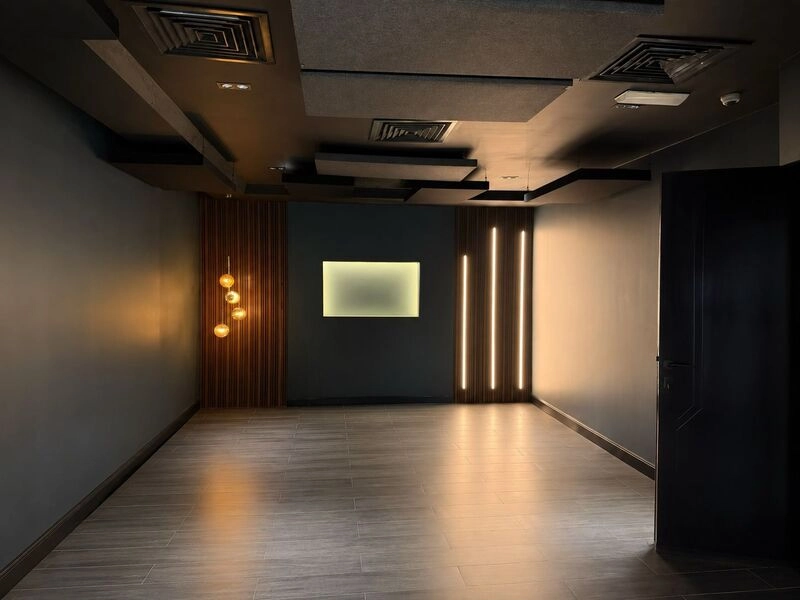 OFFICE SPACE FOR RENT IN YES BUSSINESS TOWER