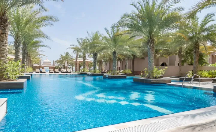 Grandeur Residences