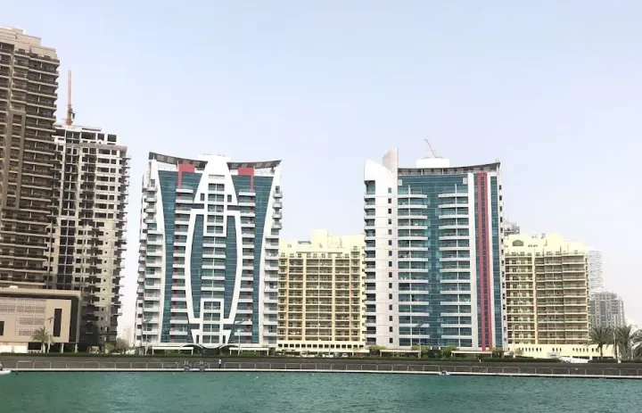 Hub Canal Apartments
