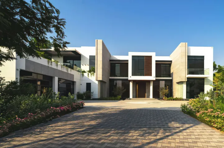 R9 Mansion