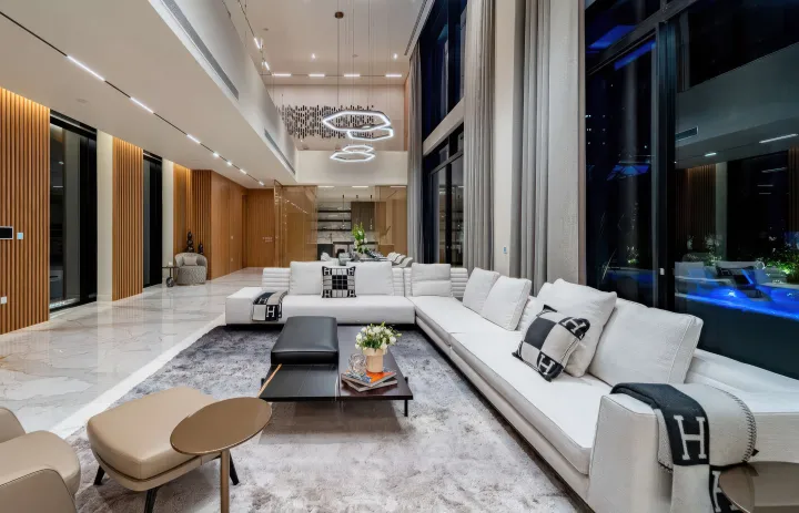 R9 Mansion
