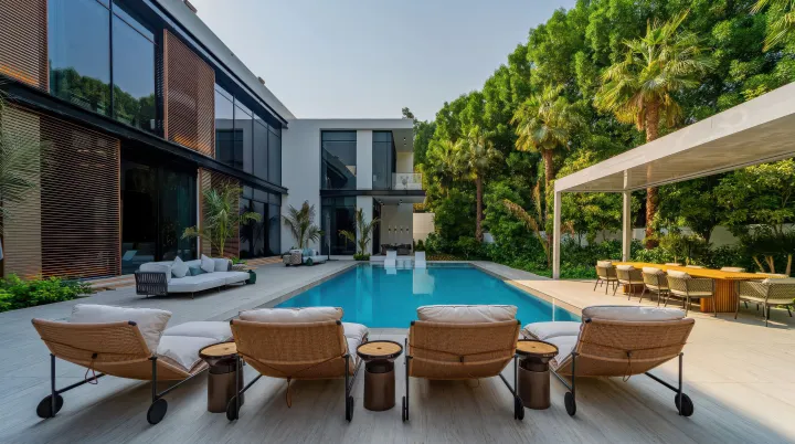 R9 Mansion