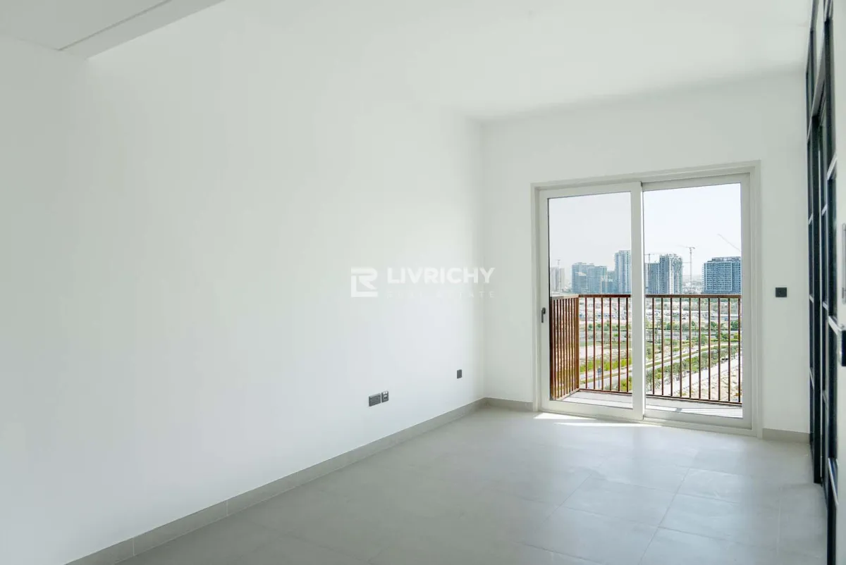 Bright | Modern| Open View | Chiller Free | Vacant — 2