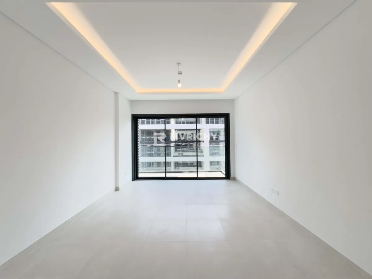 Downtown & Boulevard View | Brand New | City Walk — 3