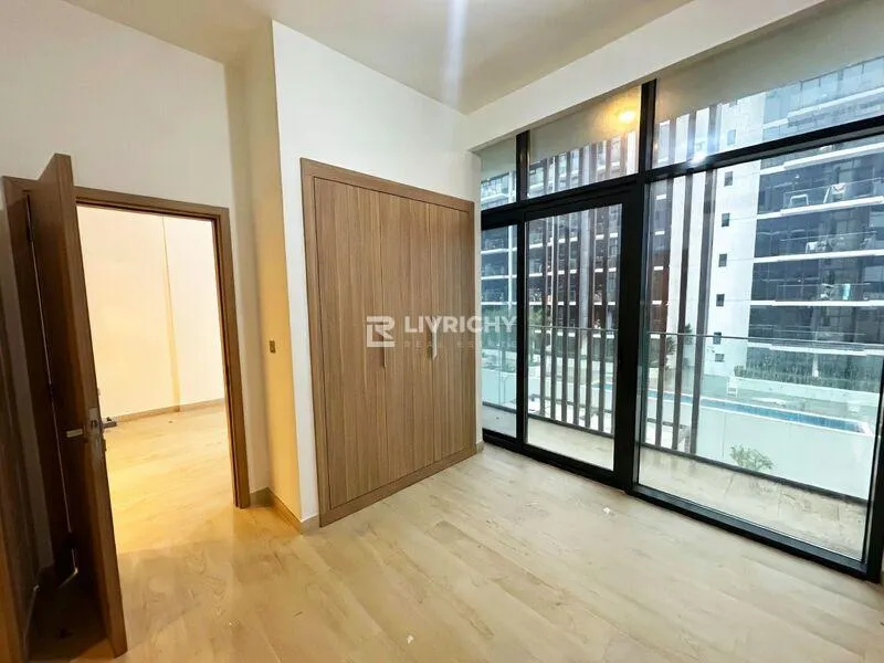 Modern N Bright | Ready To Move In | Huge Balcony — 3