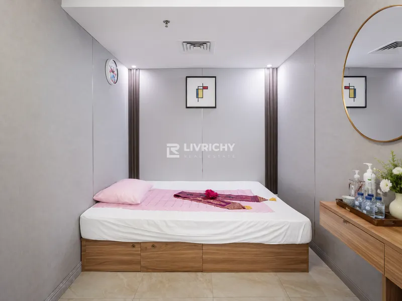 Retail Shop | High Visibility | Prime Location — 3