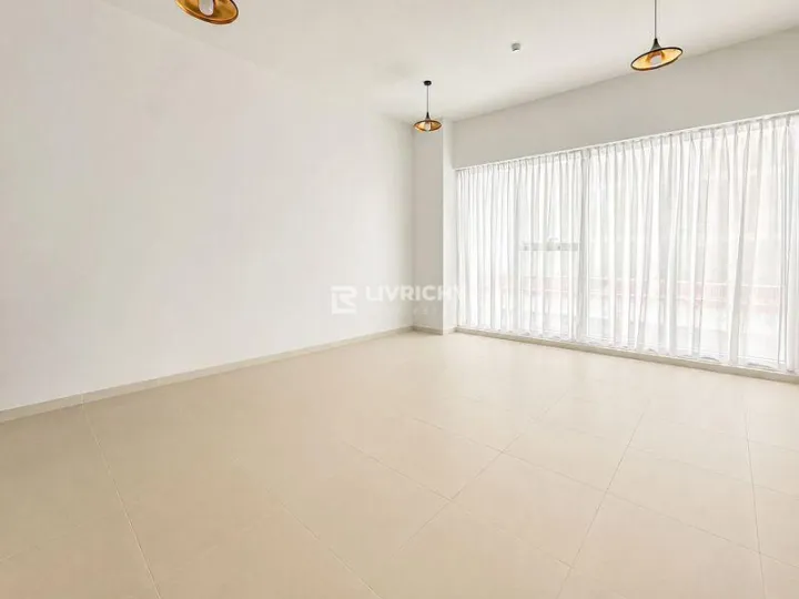 Community View | Near Metro | Big Balcony