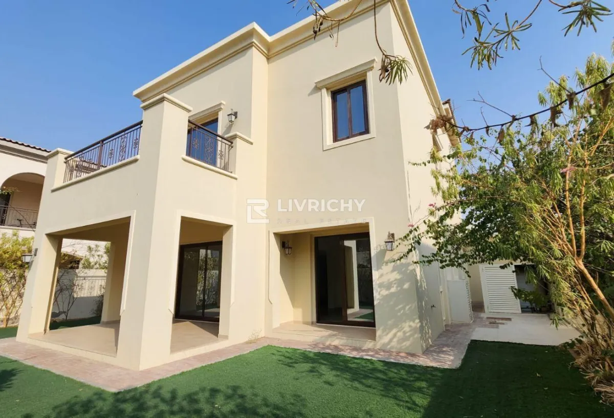 Prime 5 Br Villa | Huge Plot | Private Garden — 1