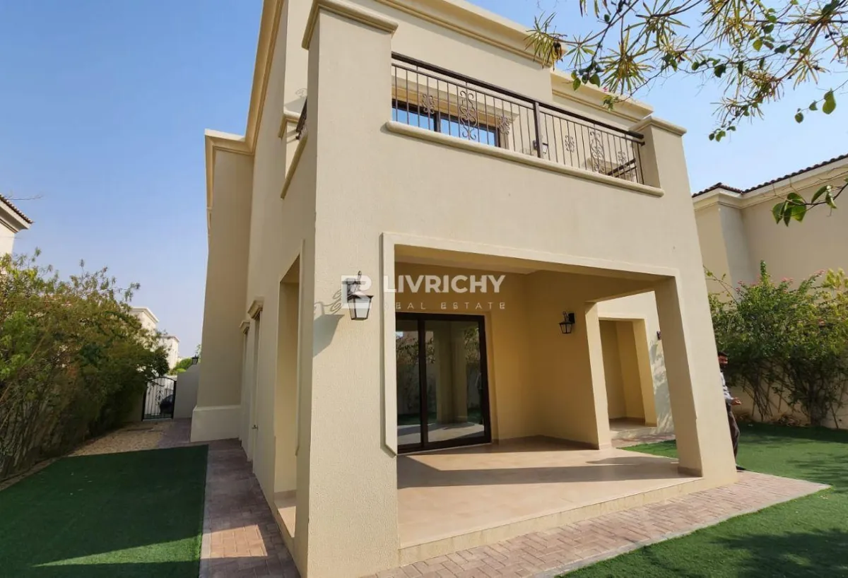 Prime 5 Br Villa | Huge Plot | Private Garden — 2