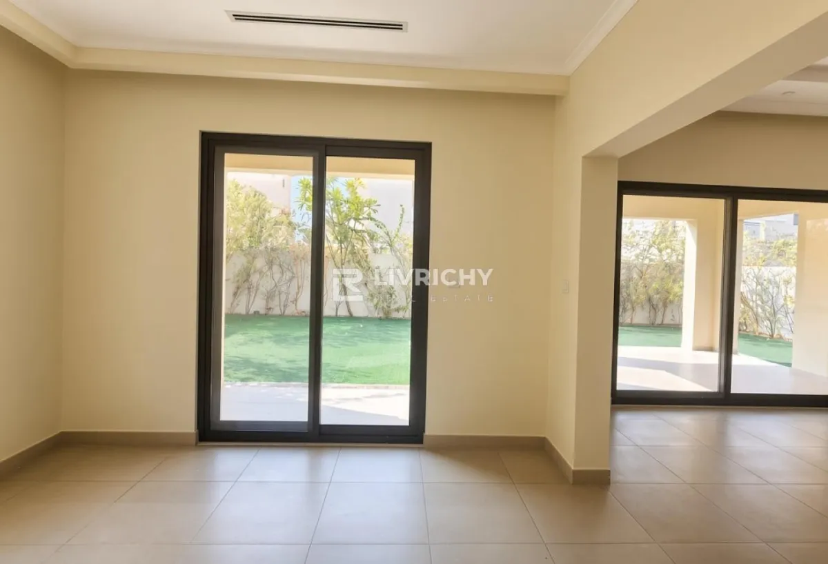 Prime 5 Br Villa | Huge Plot | Private Garden — 3