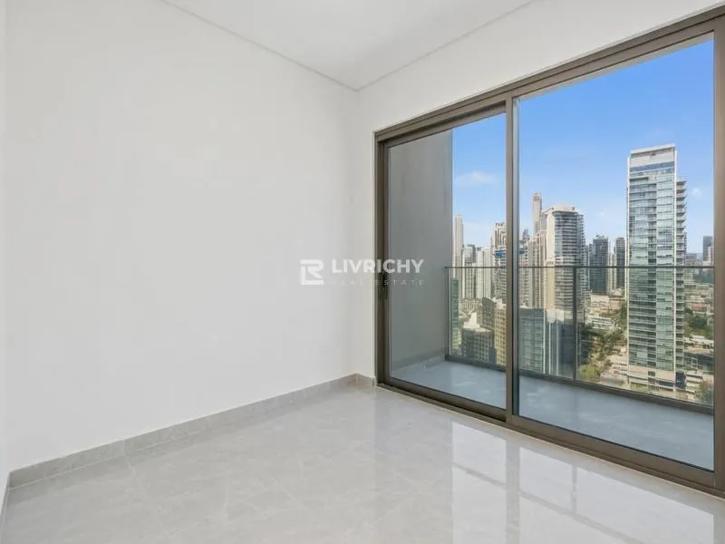 Corner Unit | Burj Khalifa N Canal View | Luxury — 3