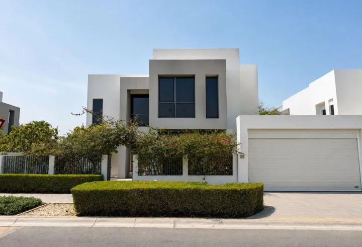 Spacious 5BR Villa | Vacant | Prime Location