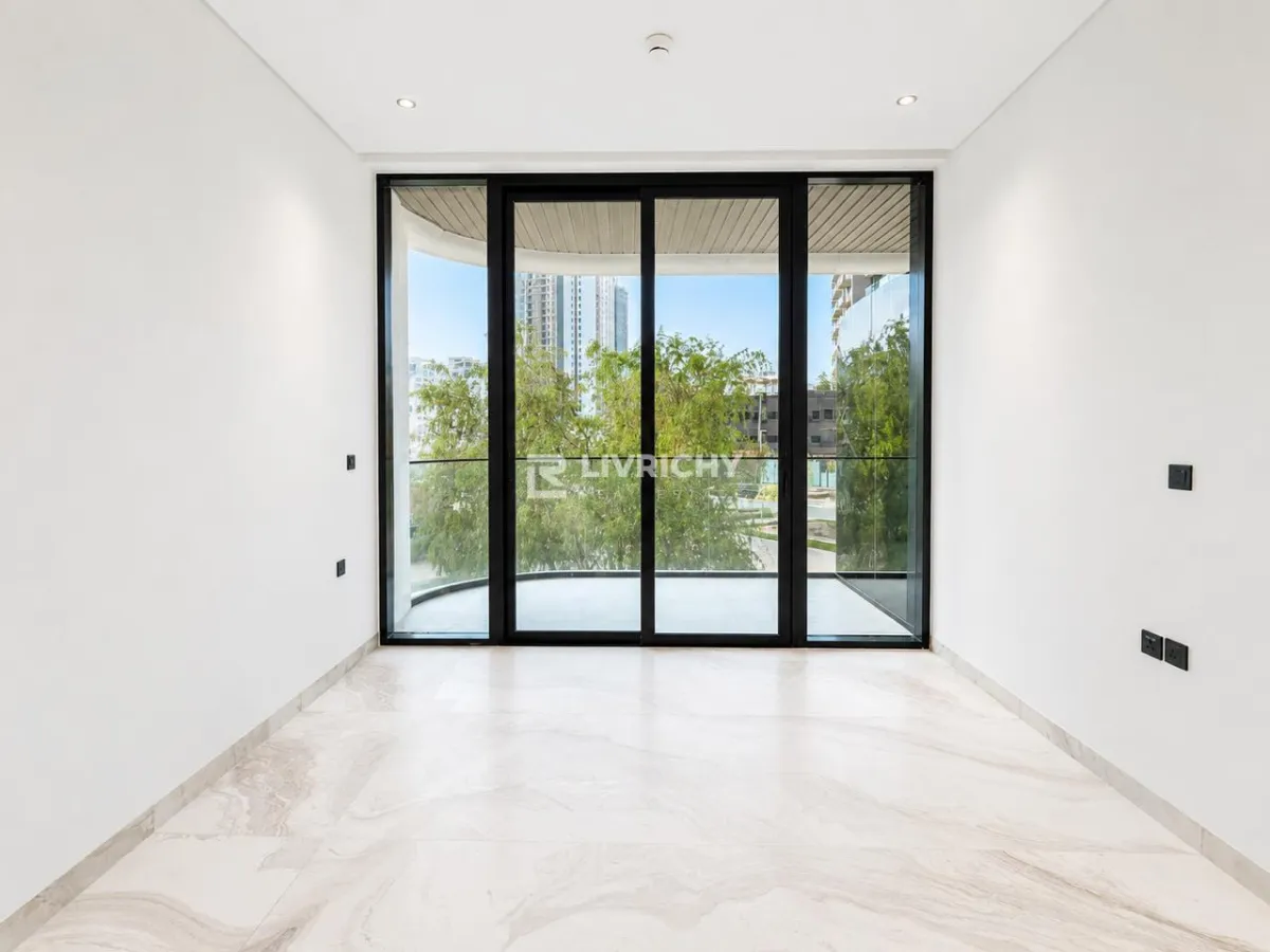 Contemporary Haven | Spacious 3BR | Park View — 3