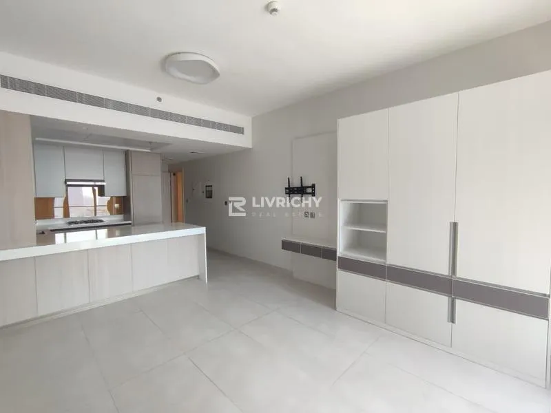 Free Wifi | Easy Access | Bright Studio — 2