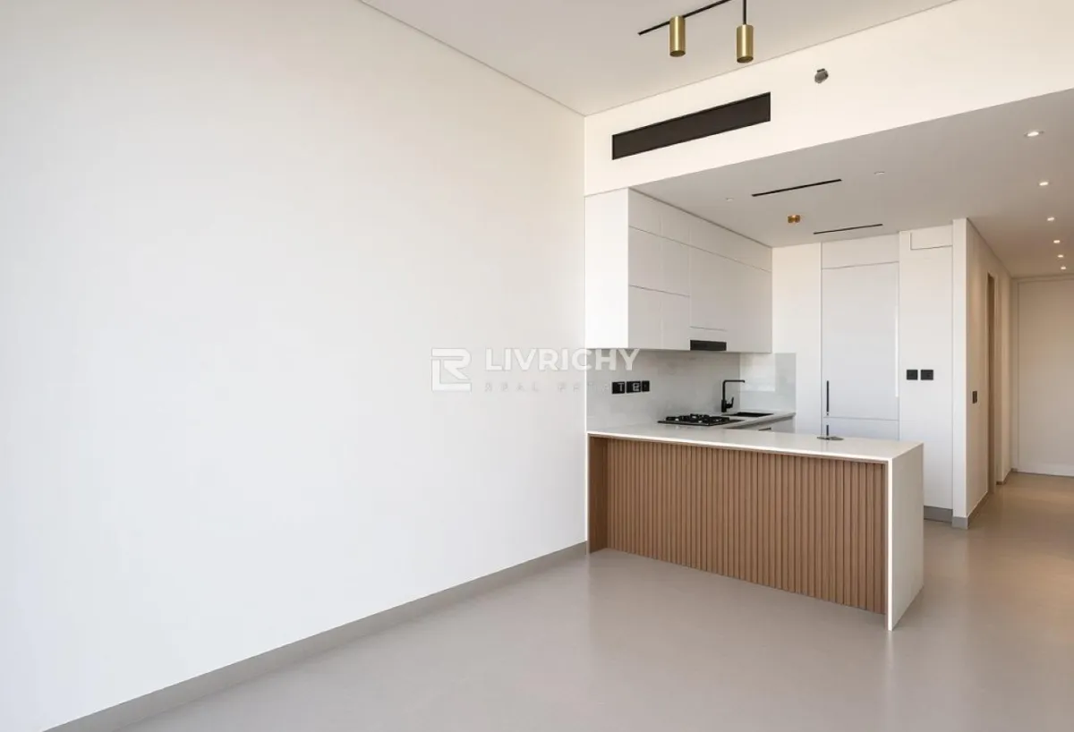 Premium 1 Br | Big Layout | Prime Location — 3