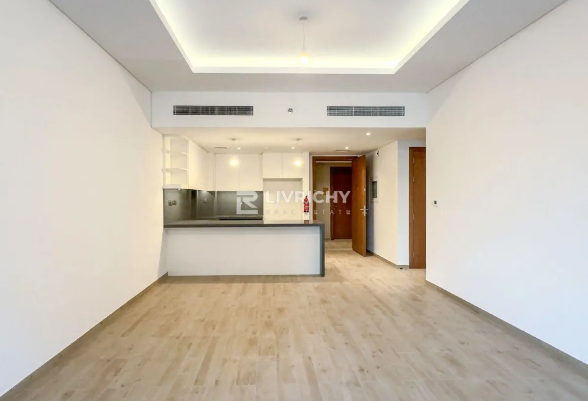Boulevard View | Spacious Unit | City Walk — 2