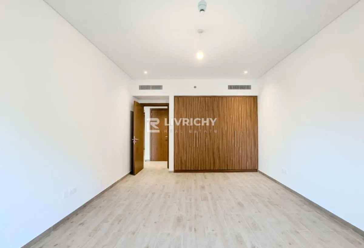 Boulevard View | Spacious Unit | City Walk — 3
