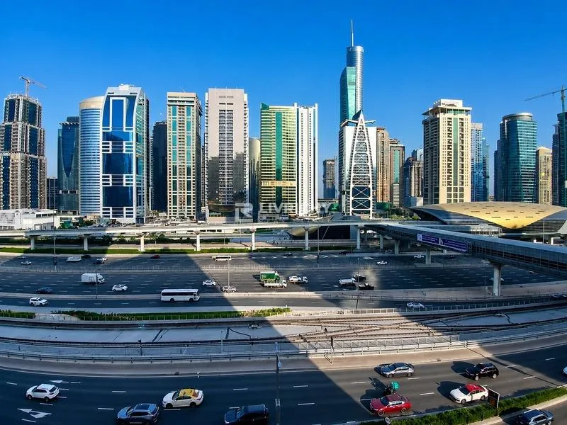 Next To Metro |  Chiller Free  | Jlt Skyline View — 1