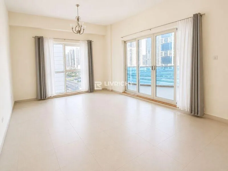 Next To Metro |  Chiller Free  | Jlt Skyline View — 2