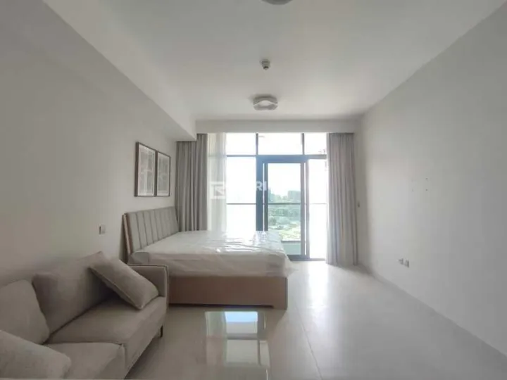 Bright Studio | Modern Living | Free Wifi