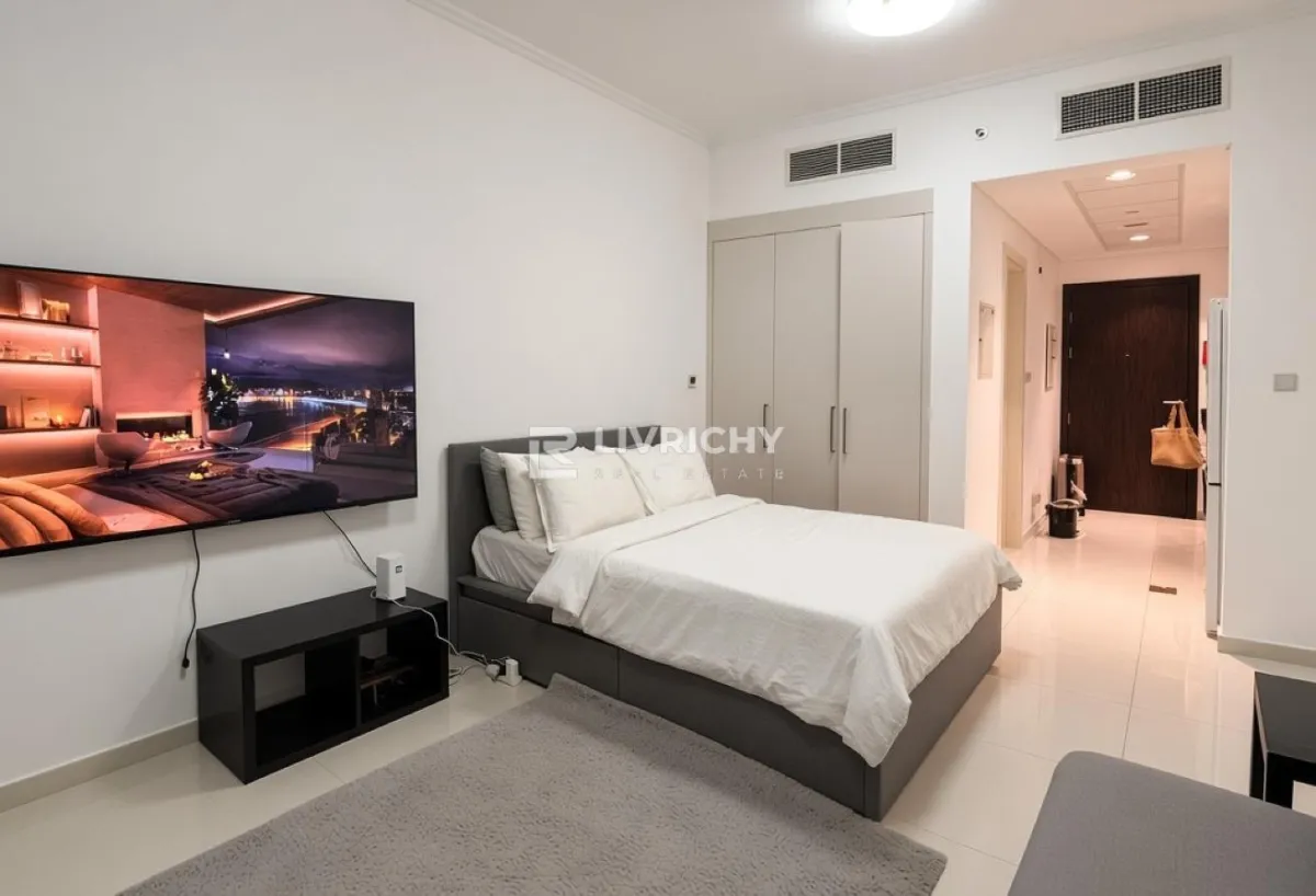 Fully Furnished | Spacious |Multiple Cheques — 2