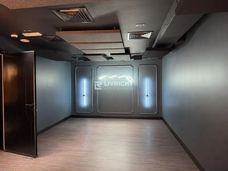 Premium Office I High Quality | Prime Location — 3