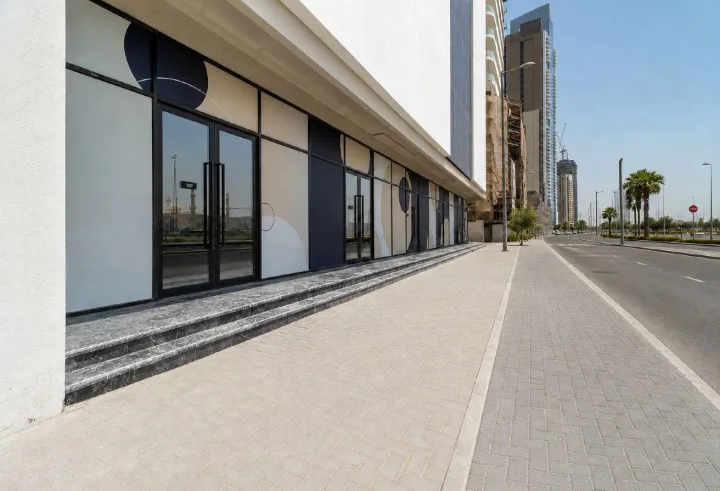 High Visibility | Main Road Facing | Flexible Size
