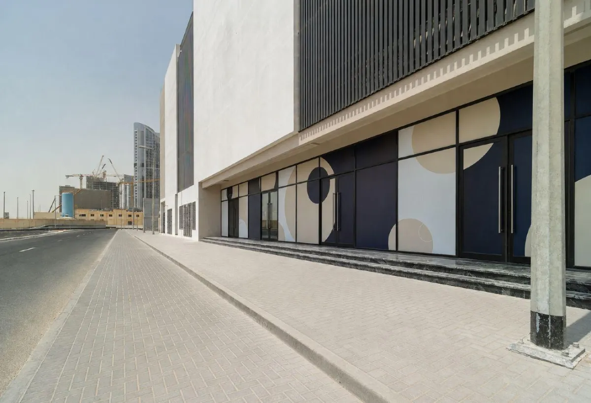 High Visibility | Main Road Facing | Flexible Size — 2