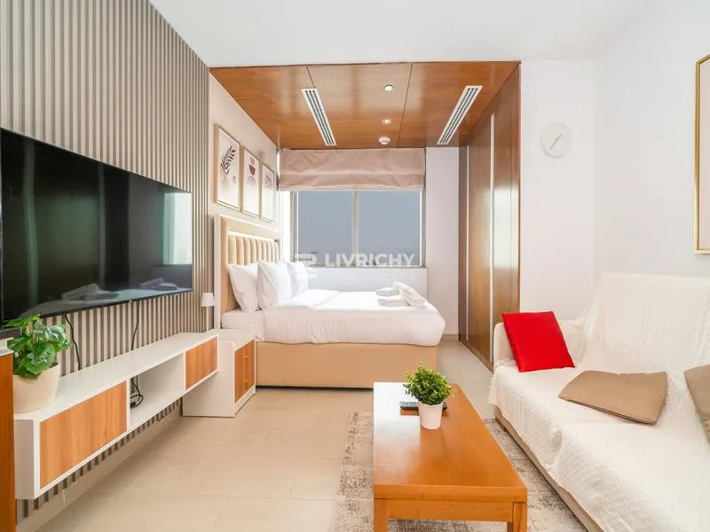 Fully Furnished | Modern Studio | Fully Upgraded — 1