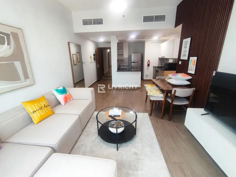 Pool View | Bright Unit | Fully Furnished — 3