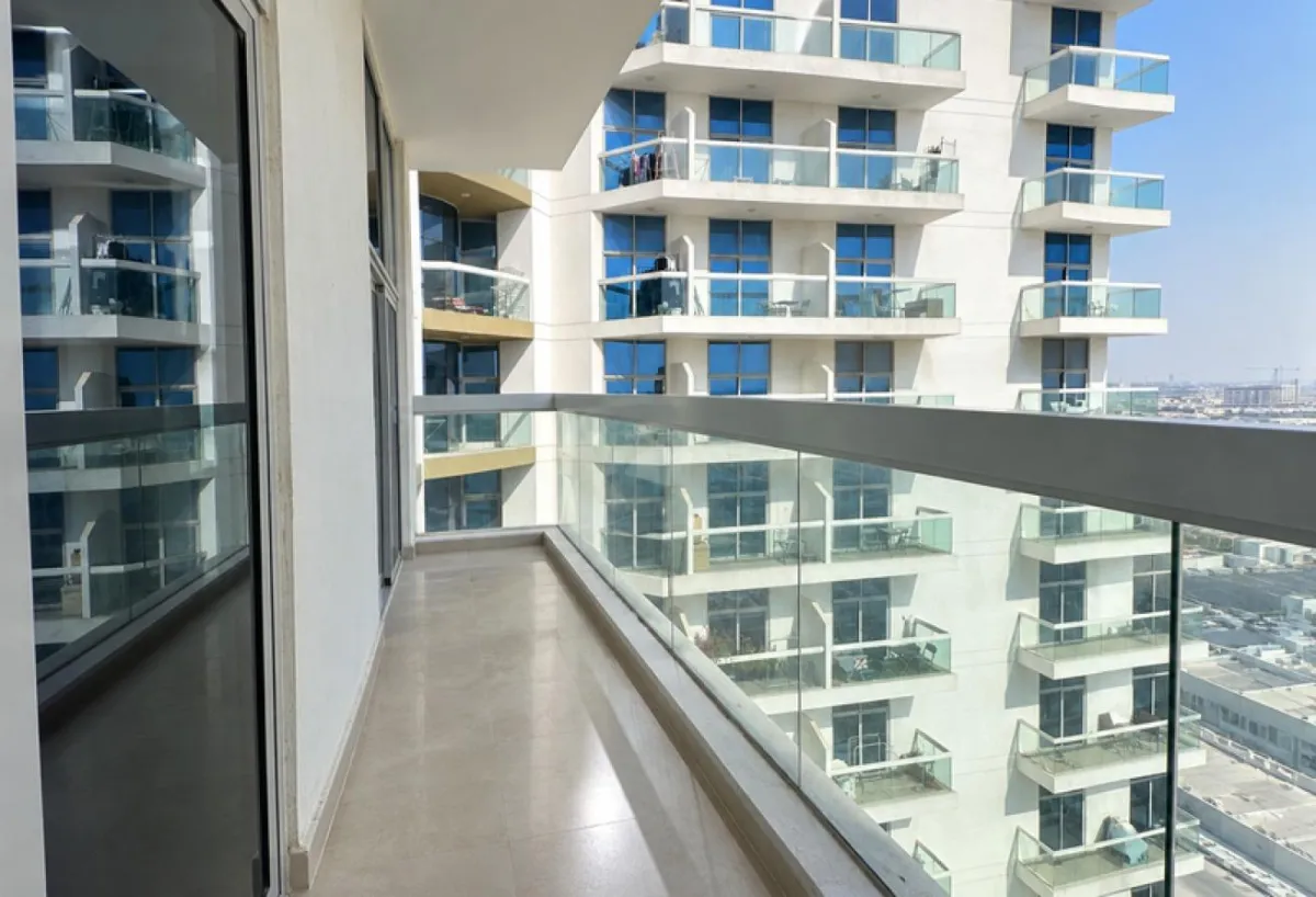 Spacious Layout | Community View | Near To Metro — 2
