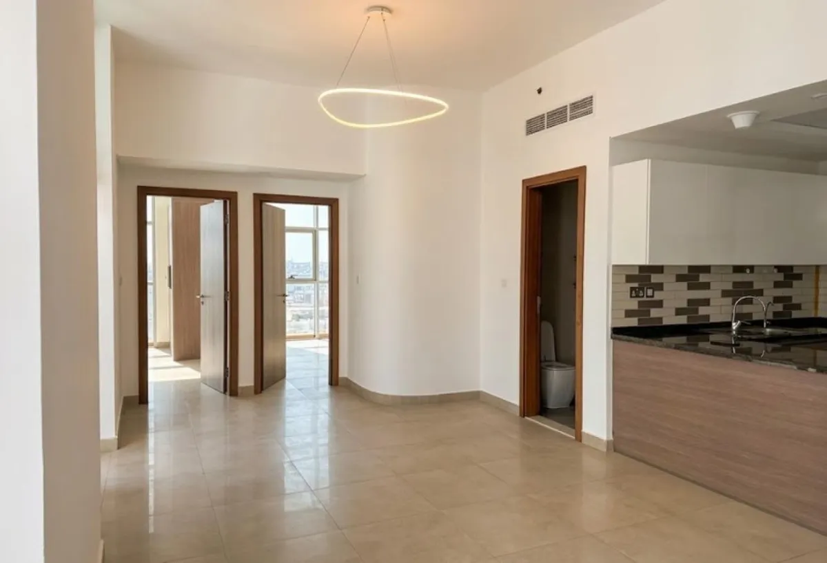 Spacious Layout | Community View | Near To Metro — 3