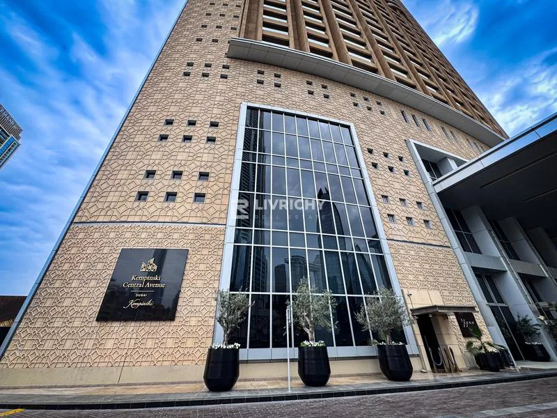 Burj Khalifa View | Dubai Mall Access | Furnished — 2