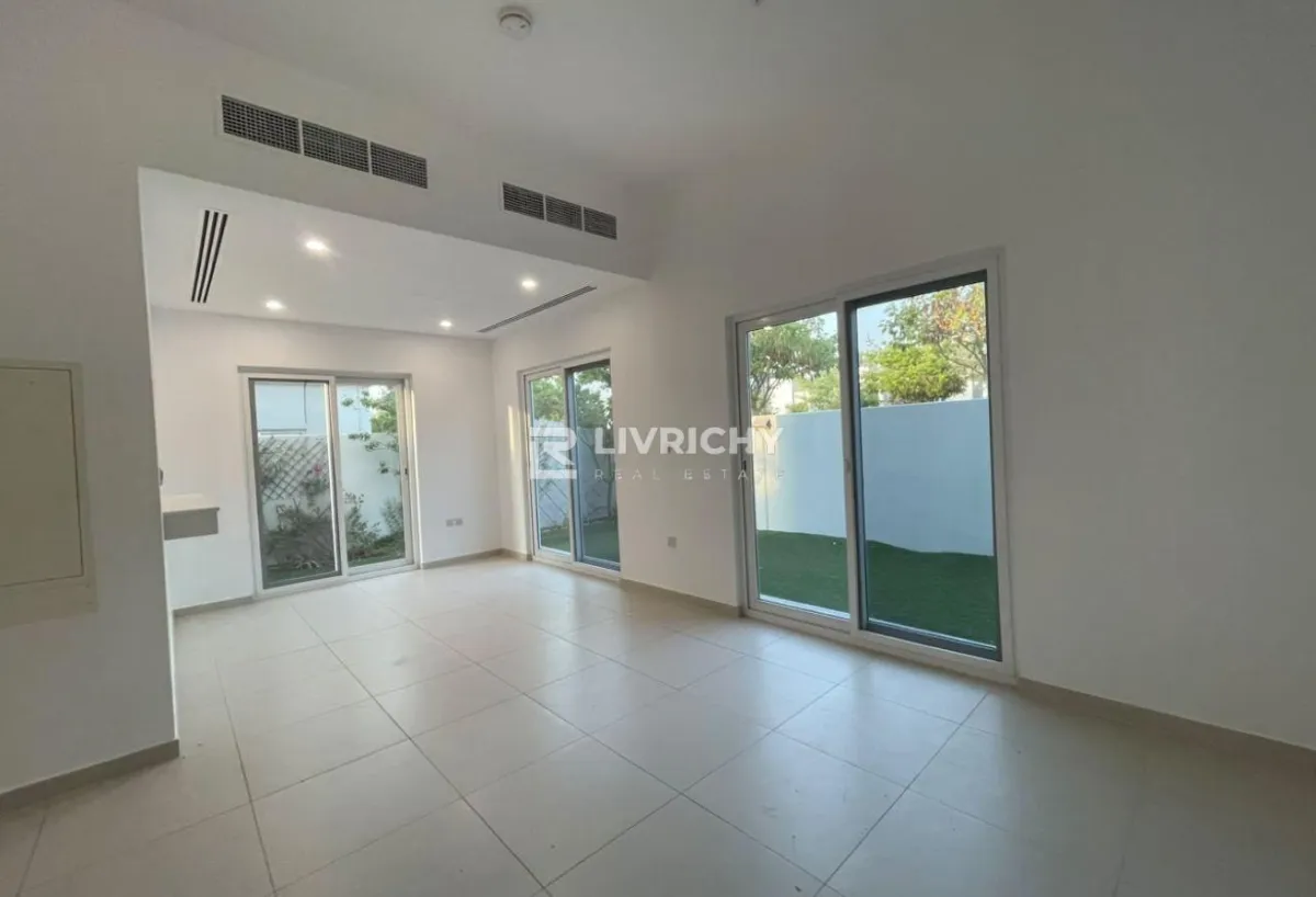 4BR Townhouse | Contemporary Finish | Vacant — 3