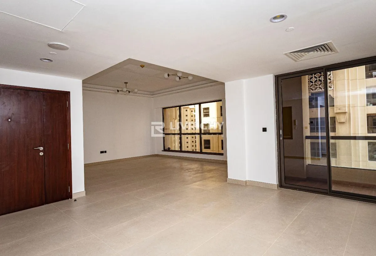 3 Br + Maids | Newly Renovated | Prime JBR Living — 2