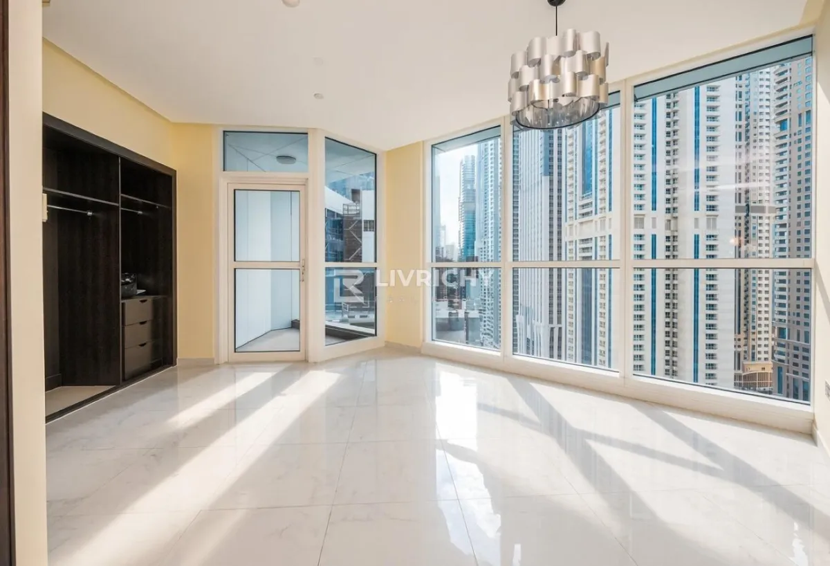 Marina Living | Well Maintained | Huge Layout — 1