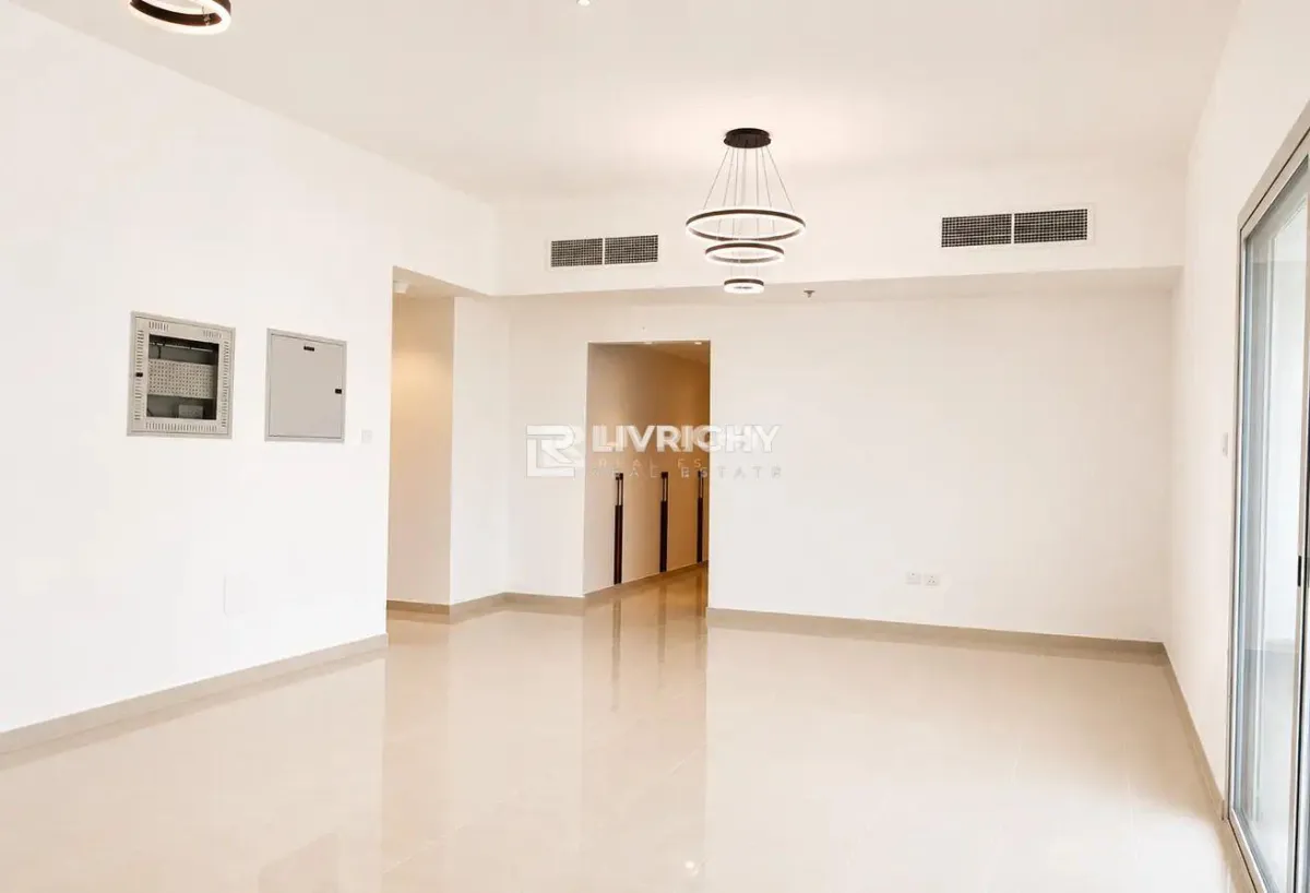 Partial Marina Skyline View | Spacious | Modern — 2