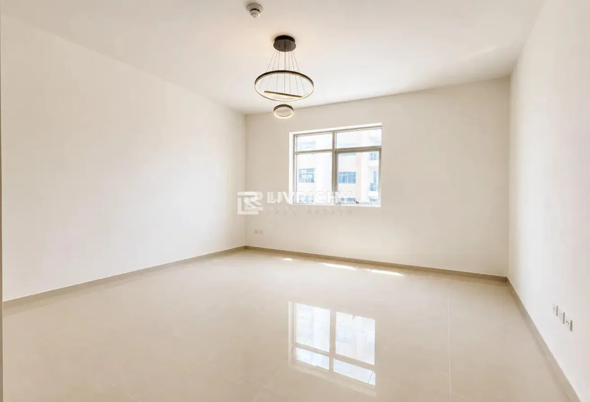 Partial Marina Skyline View | Spacious | Modern — 3