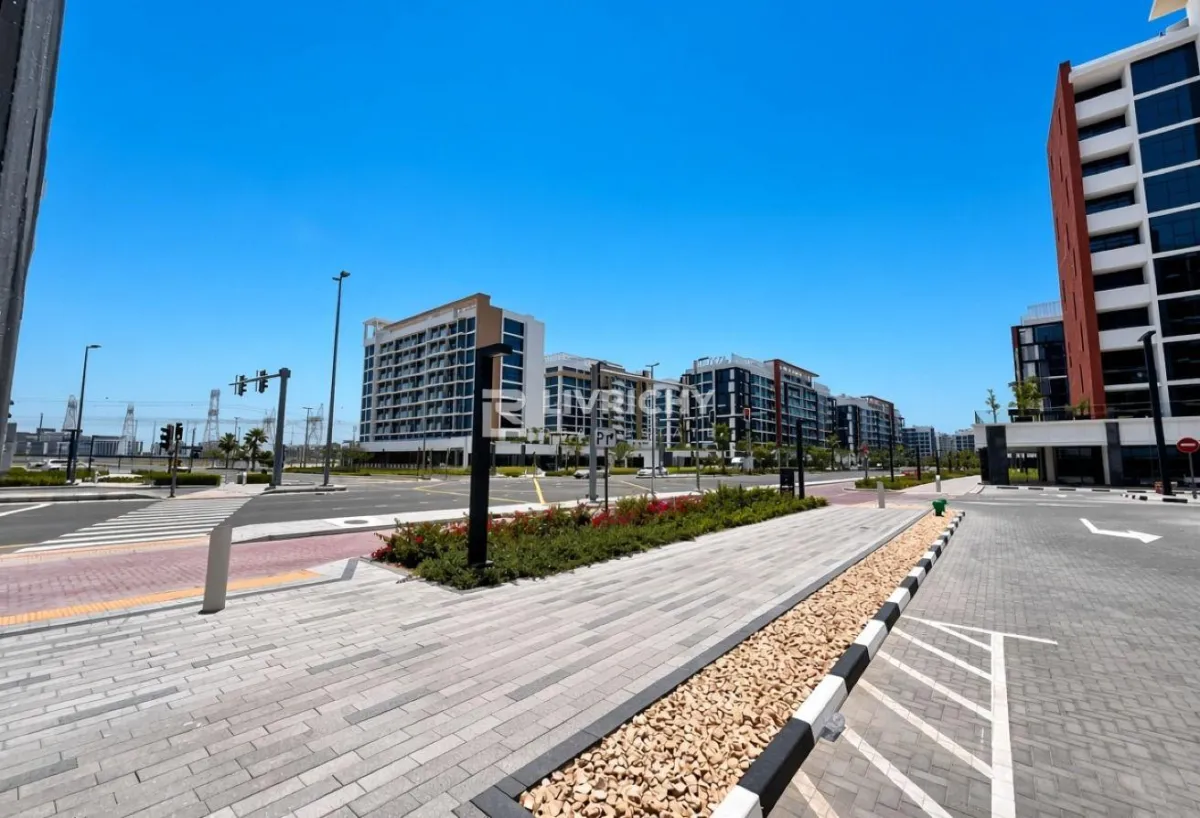 Коммерческое помещение в аренду в Azizi Riviera 2 — 2