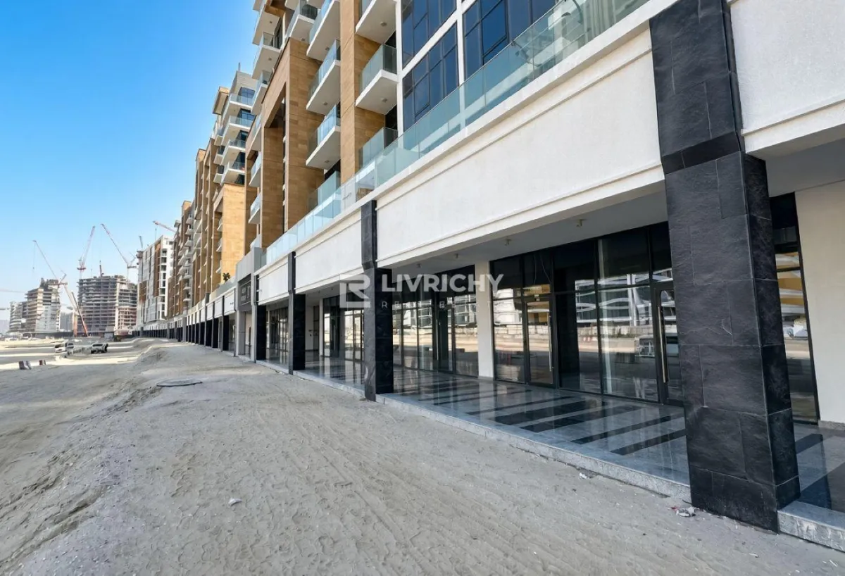 Prime Spot | High Visibility | Spacious Shop — 3