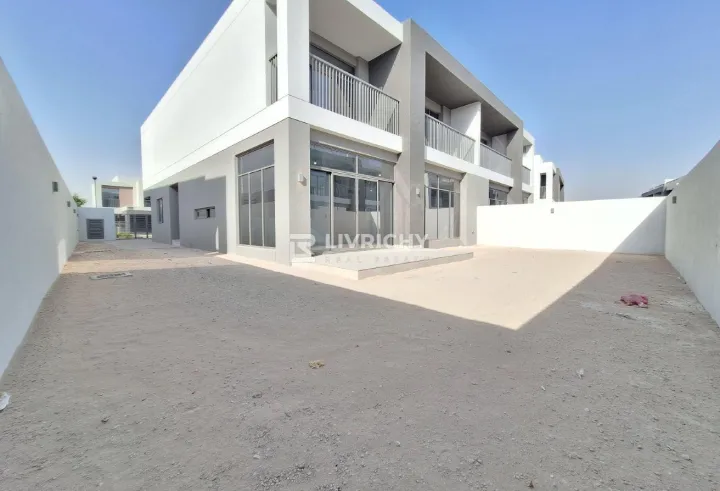 Landscaped | Bright | B2B | Modern | Spacious
