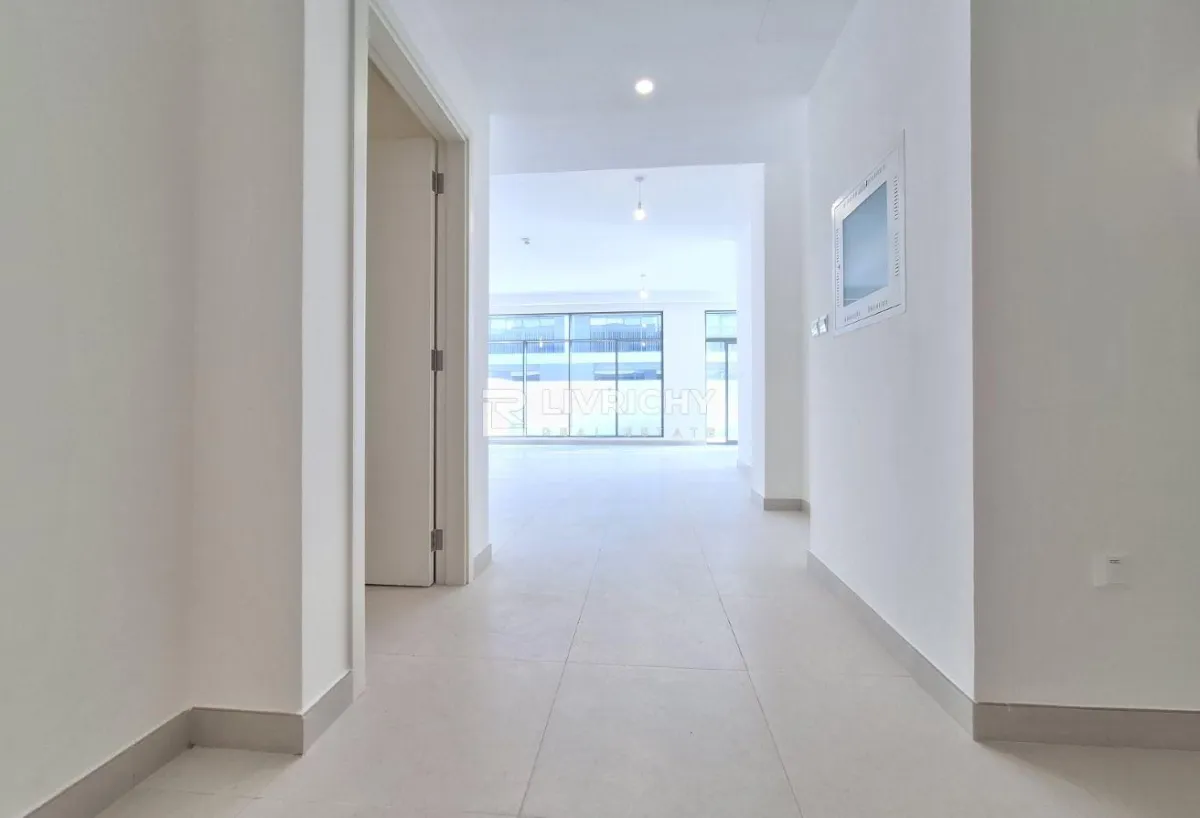 Landscaped | Bright | B2B | Modern | Spacious — 2